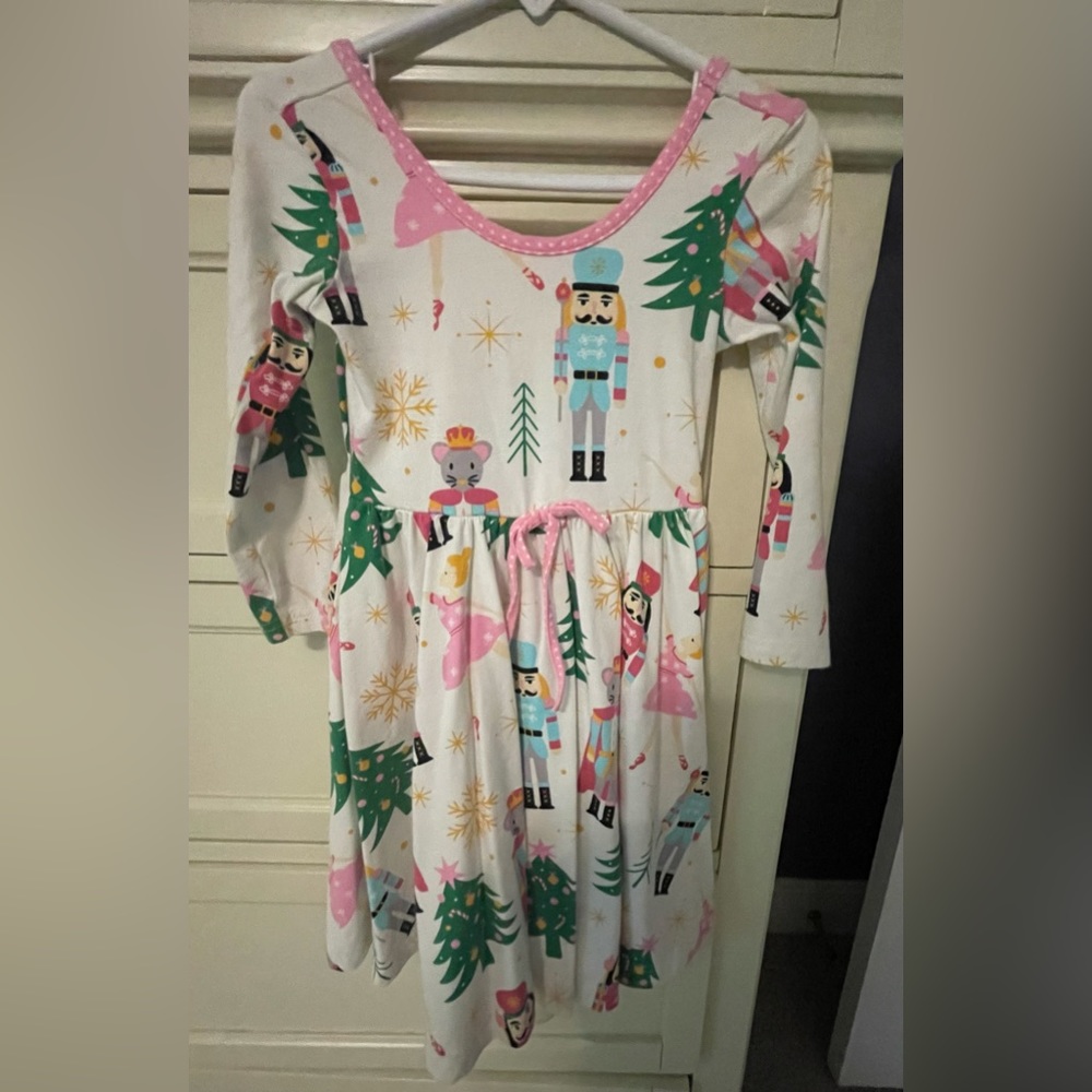 Eleanor Rose dress. Gently worn, never placed in the dryer. No stains, size 4-5